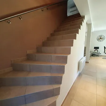 Вилла Les Chenes *